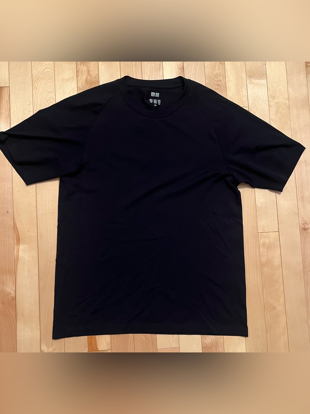 Men’s Uniqlo DRY-EX Black Short Sleeve Crew Tee - Minimal Design